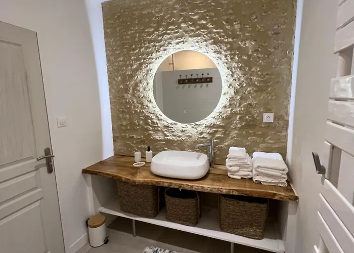 Charmante Maison Du Xviii En Pierre Renovee *